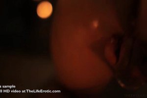 Mika adores to pleasure herslef