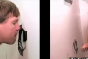 Guy gets sucked by a stranger 