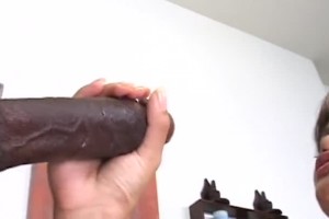 Sexy Mia Smiles handling black cock