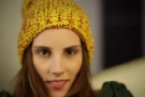 Super hot brunette fingering in sofa