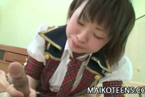 Messy creampie for Japanese schoolgirl Mayu Nakane