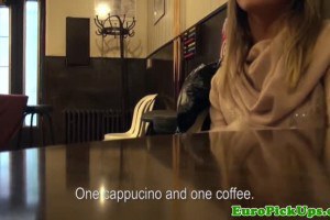 Lovely amateur in hanjob action