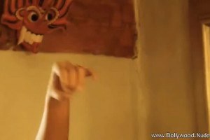 MILF from India Performing Erotic Dance