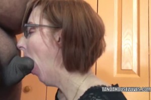 Dirty mature housewife suckin black cock