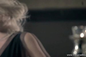 Glamorous blonde does a great fellatio