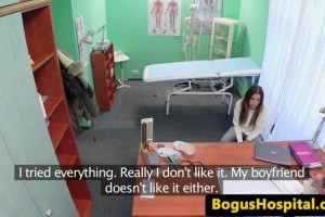 Beautiful inked patient pussylicked by doctor 