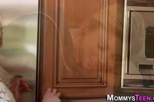 Brandi Love made young blonde eat her out