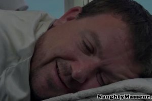 Rahyndee James shy masseuse banged by the new parlor owner 