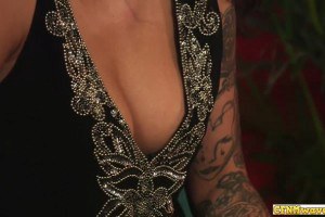 Tina Kay and her CFNM friends enjoy sub's dick