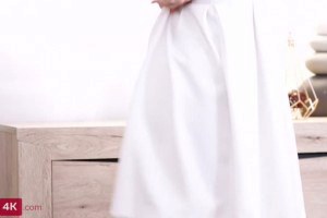 Pretty teenage babe Nika Charming surrenders her pussy on the first date