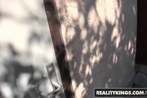 Sexy brunette Dianna Dee picked up for a quickie