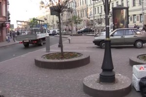 Man with camera nails naive brunette girl with lovely eyes