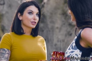 Outdoor lesbian sex with hotties Silvia Saige and Ivy LeBelle