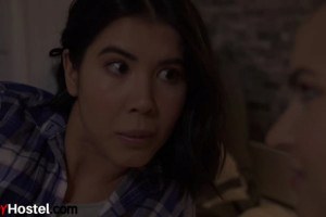 Trio blowing schoolgirls love FFM pussyfuck in hostel room