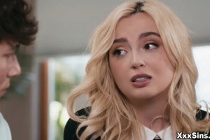 Beautiful blonde babe decides she wants to try anal