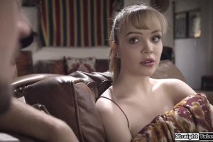 Stud helps tiny girlfriend Aliya Brynn lose her virginity