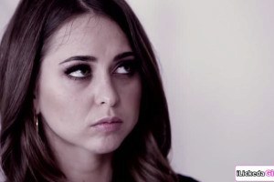 Sexy teen Riley Reid watches her lesbian stepmom lick her petite bff