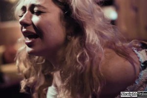 Siouxsie Q gets her wet pussy fucked hard on the couch