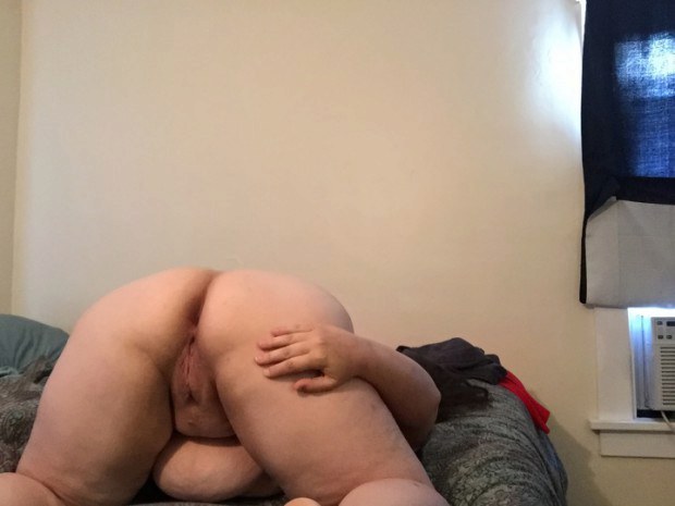 BBW amateur shows her big fat ass