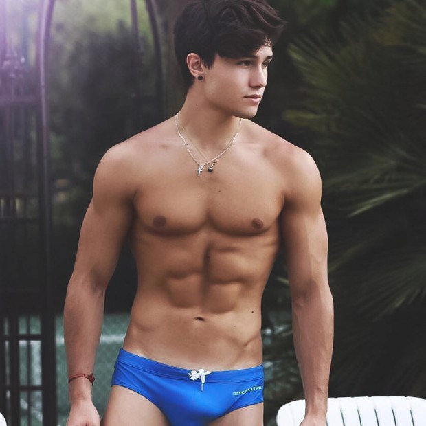 Gay model Enzo Carini has really nice abs and pecks