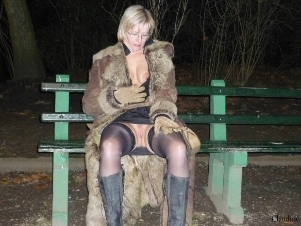 Blonde mature shows her goods in public