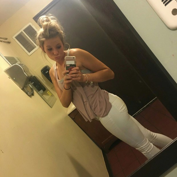 Beautiful amateur takes selfies of her butt