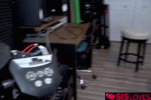 Hot ass teen babe Vivian Taylor gets initiated by her stepbrother